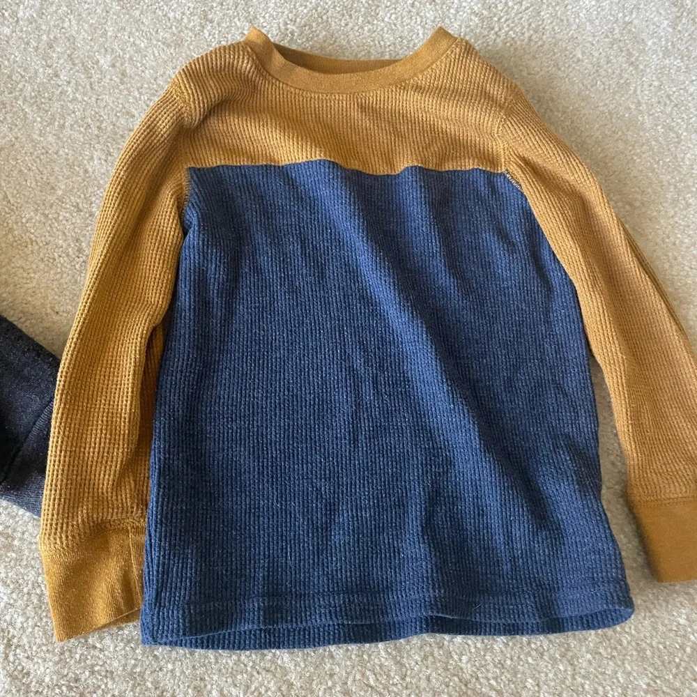Bundle of‎ 2 boys 3T long sleeve tops. Cat and Jack. Garanimals.